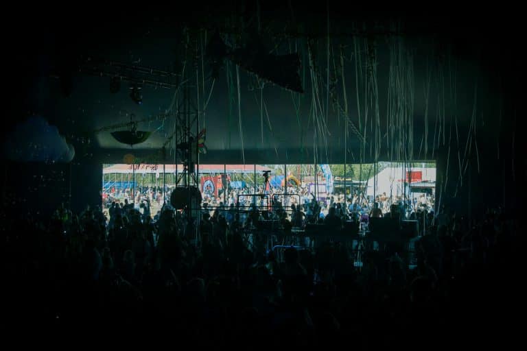 Bien préparer un festival culturel : billets, hébergement et organisation