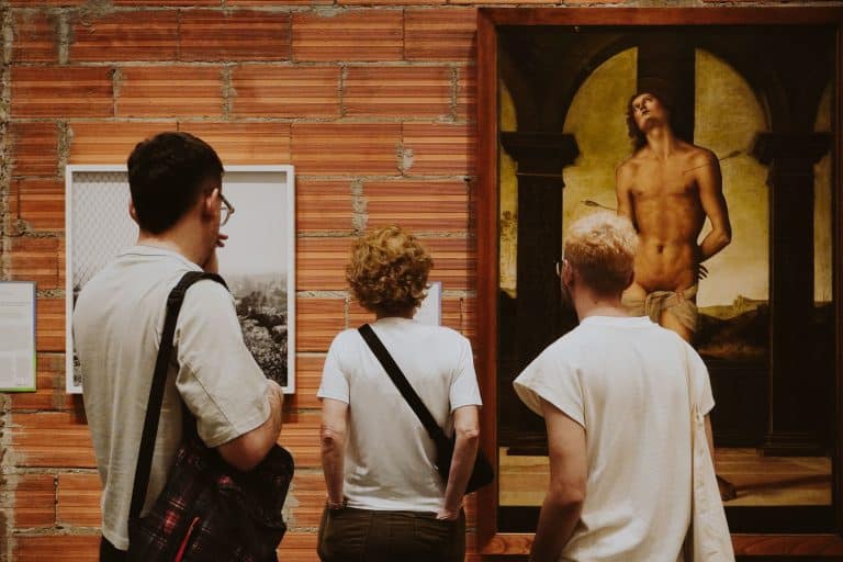 Visiter une exposition d’art contemporain sans se sentir perdu
