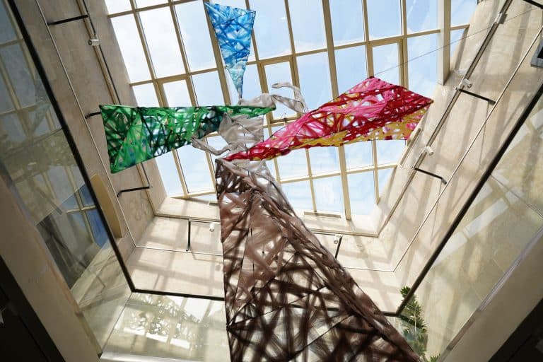 Galeries indépendantes : comment repérer les artistes émergents près de chez soi