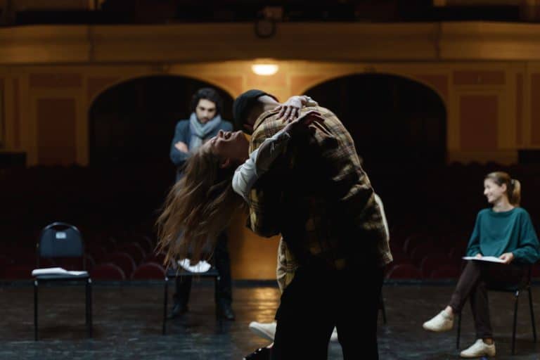 Aller au théâtre pour la première fois : ce qu’il faut savoir avant la représentation